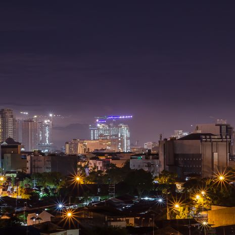 메단 image